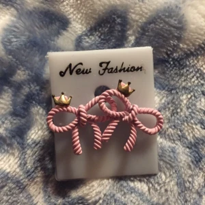  - Örhänge 15kr+7kr frakt