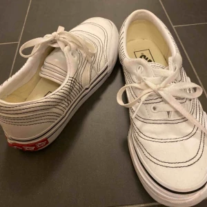  - Säljer mina vans ERA pga fel storlek. Endast använda en gång därför väldigt bra skick! Nypris 800kr