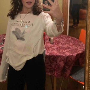  - långärmad med tryck