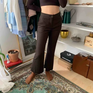  - Bruna mönstrade kick-flare byxor från mango! Så fina men tyvärr lite korta på mig därför aldrig använda 