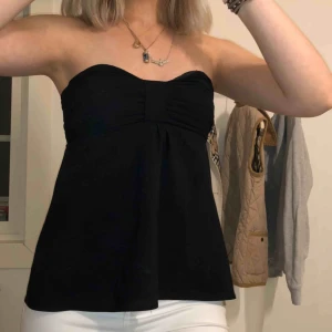  - Svart fin linnes tröja utan ärmar 