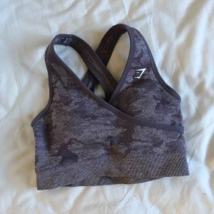  - Sport-bh från gymshark. Använd endast en gång. Ordinarie pris 400kr
