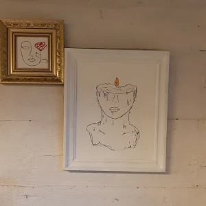 Tavlor - Jag har lite tavlor som jag har gjort och nu vill sälja. Jag köper tavlor på second hand och målar om dem,  tillslut så får jag inte plats med alla här hemma😅 Jag har fler än dessa så skicka meddelande om ni vill se. Är intresserade så kom gärna med bud!