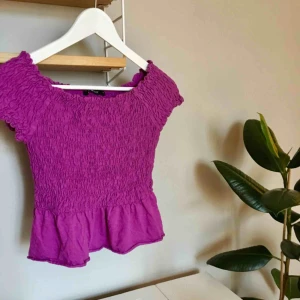  - Lila offshoulder top från Gina Tricot 💜 Frakt: 39 kr, totalpris: 99 kr