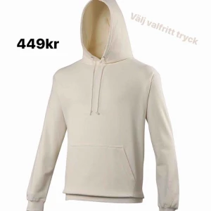  - UF företag. Välj valfritt tryck på ditt plagg eller tygpåse, gå in i vår profil för att se alla våra tröjor och tygpåsar. Finns i storlek S till 3XL. Du kan välja att ha trycket på ryggen eller framsidan. Se alla tryck på sista bilden.