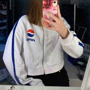  - Vit pepsi tröja⚡️ Storlek: XS, 125kr || Skicka för intresse/frågor✨ 