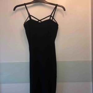  - Storlek: S/M Pris: 50 kr+ frakt Säljer min favorit klänning som blivit för liten. 