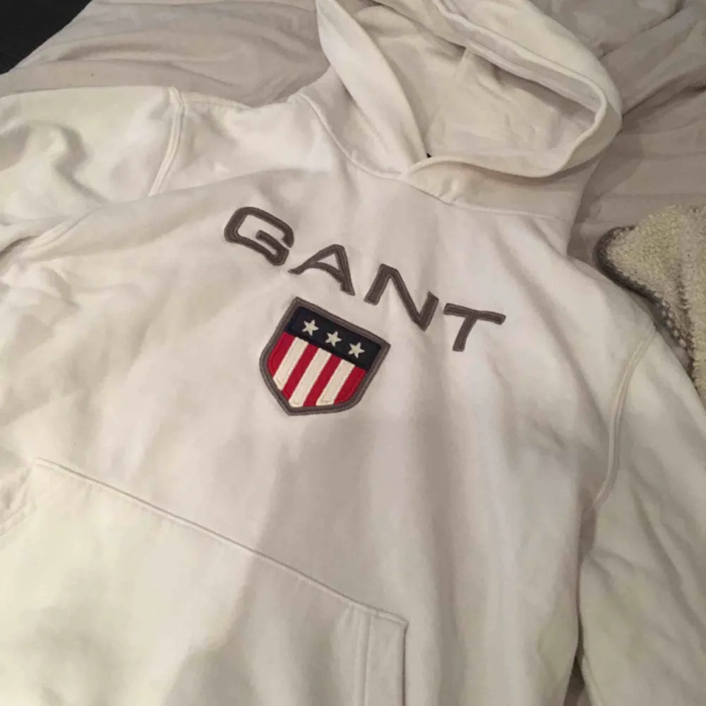 Gant hoodie storlek S, köparen står för frakten. Hoodies.