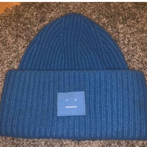 Acne mössa - Acne mössa, köpt på ni kvitto finns