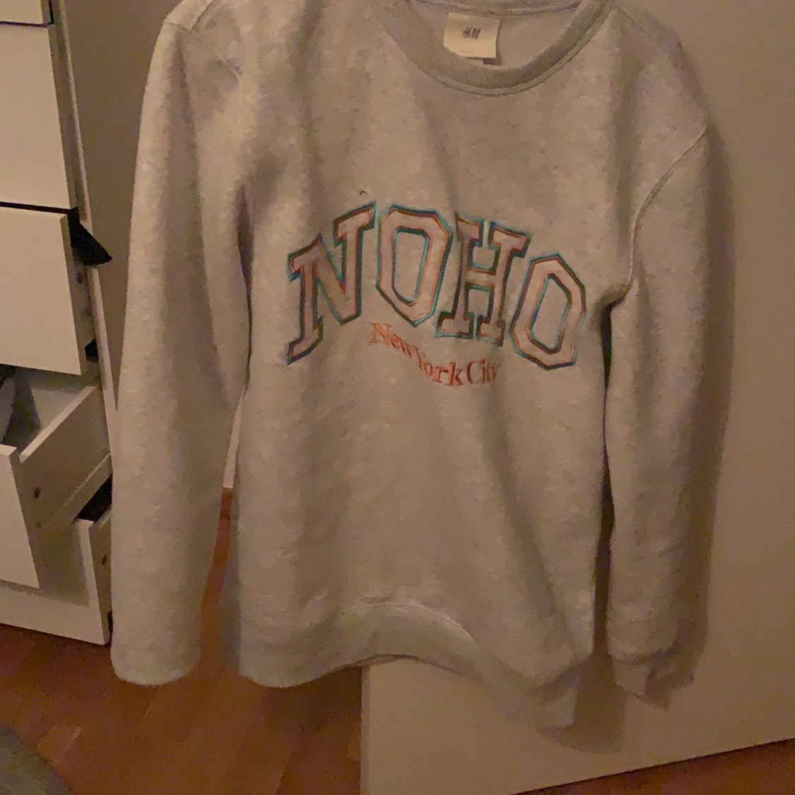 Grå Sweatshirt från hm man - 90