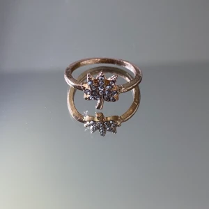 Guldig ring  - Fin guldig ring, frakt 11 kr!💛