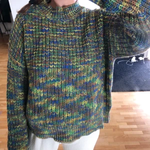 Day Birger et Mikkelsen stickad tröja - Storlek S men passar även en medium då den är lite större i modellen. 60% bomull, 40% akryl. Multicoloured.
