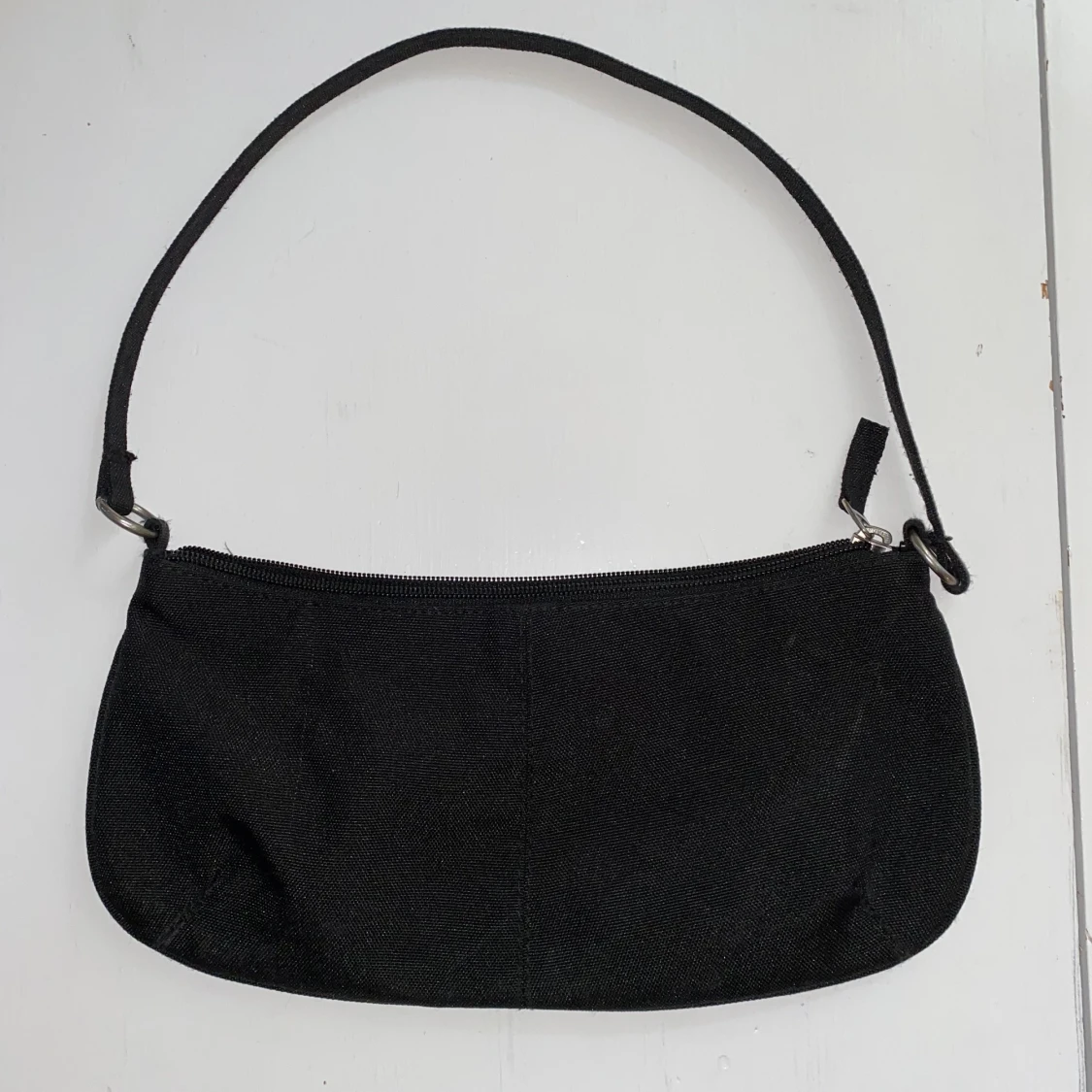 Liten svart axelväska - 91