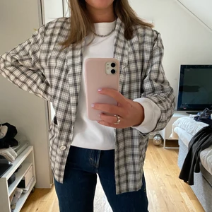 Skjorta strl M  - Säljer denna coola flanellskjortan! Har köpt den secondhand så vet inte var det kommer ifrån, 150 kr inkl frakt! 