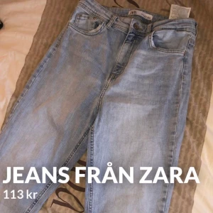 Jeans från ZARA - Ljusa jeans från Zara, knappt använda. Mitt pris: 113 inkl frakt 