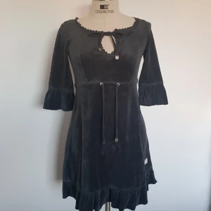 Söt Odd Molly klänning 🌸 - Fin klänning från Odd Molly i 80% Bomull, 20% Polyester. Mycket bra skick. Storlek 0, motsvarar XS.  Köparen står för frakten! 