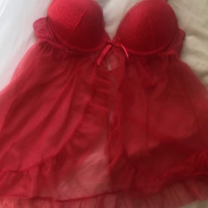 Linne  - söt linne typ vene vad jag ska kalla det men as söt 