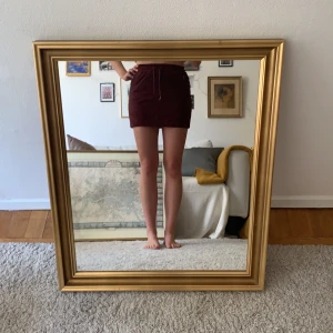 Mocka kjol- Six Ames - Jättefin mocka kjol i perfekt skick. Använd sparsamt!