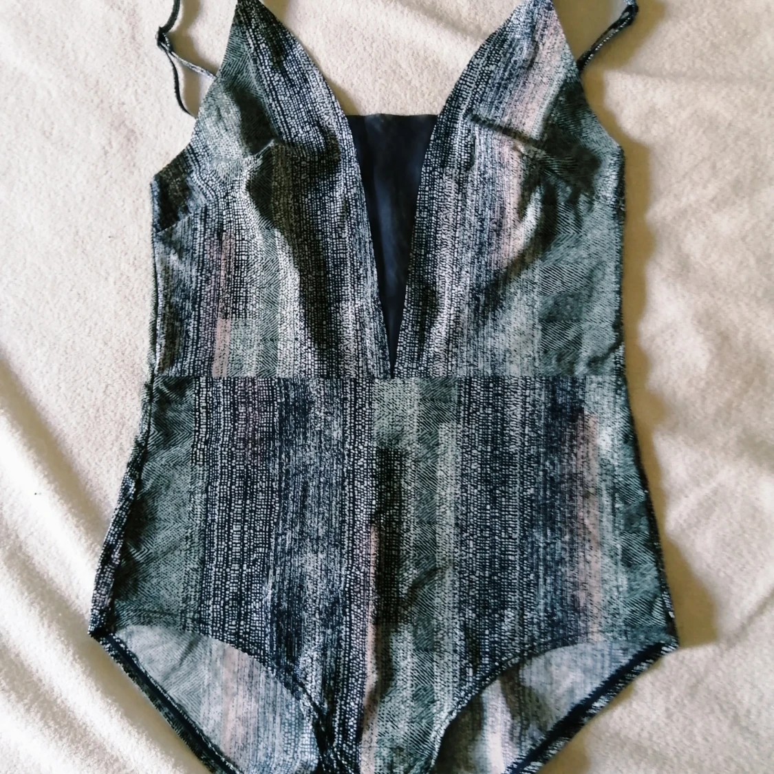 Fin body med djup rygg