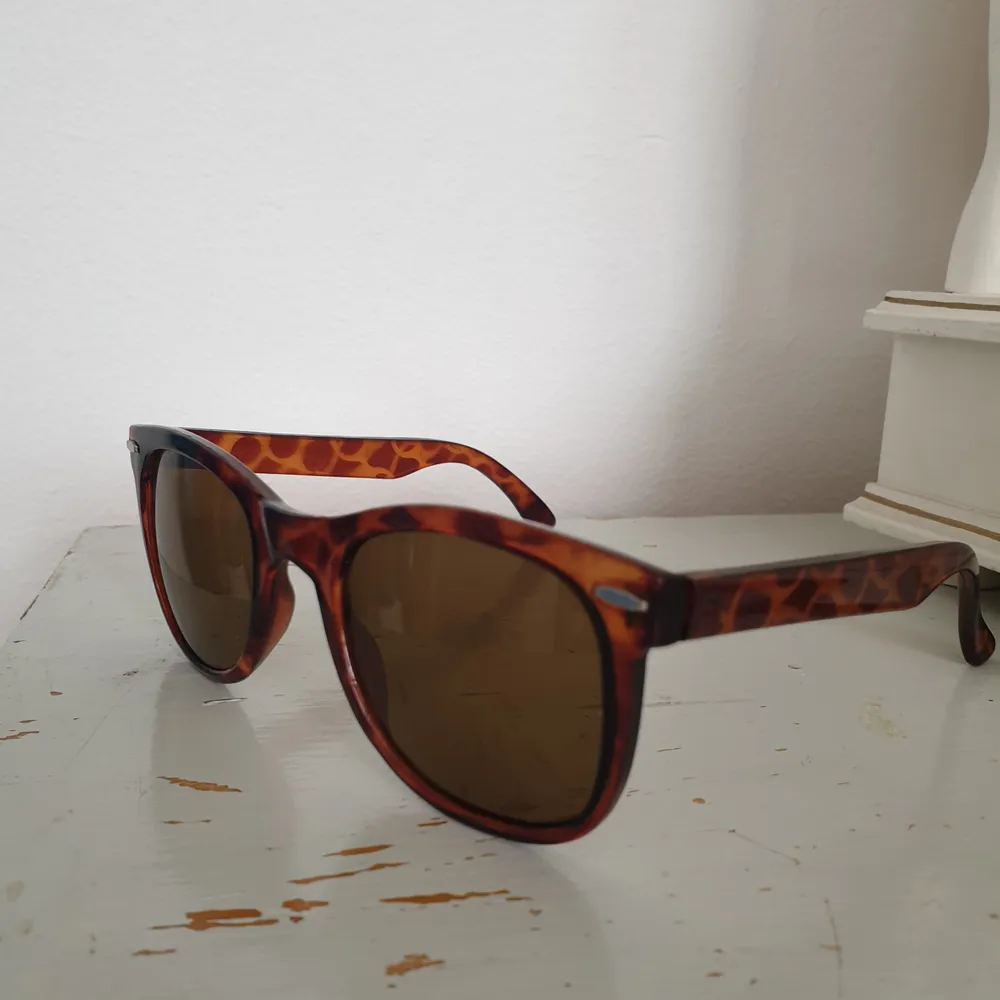 Solglasögon köpt från Beyond Retro. Kan skickas annars finns i Malmö💫 frakt 20kr 💌 #beyondretro #solglasögon #sunglasses . Accessoarer.