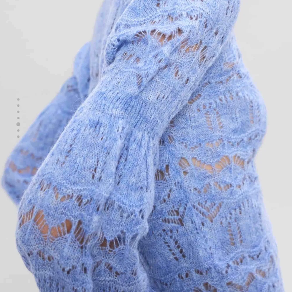 Sååå fin blå stickad tröja från zara! Andvänd ca 1-2 gånger. Köpt för 299! Möts upp i Sthlm!. Tröjor & Koftor.