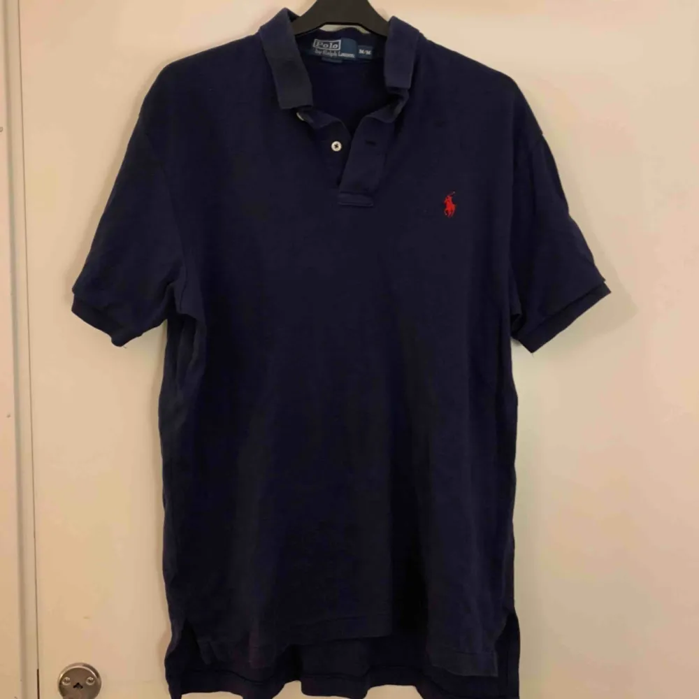 En oversized polo Ralph Lauren tröja i storlek M (L-M) skit snyggt att knyta. Köpare står för frakten 💖. Tröjor & Koftor.