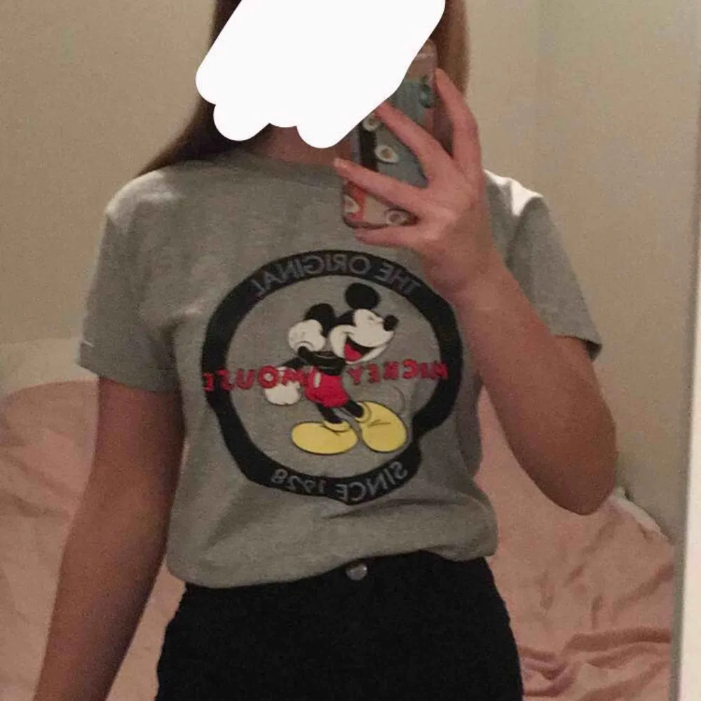 Mussepigg/mickymouse tröja från Disney. Helt ny med tagg på. T-shirts.