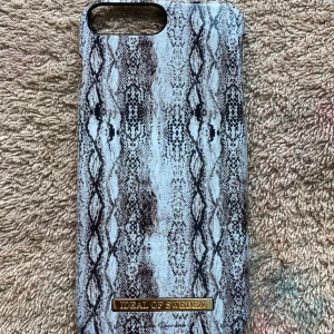  - iPhone 6+/7+/8+ case! Ord pris. 300kr Säljer för 120kr
