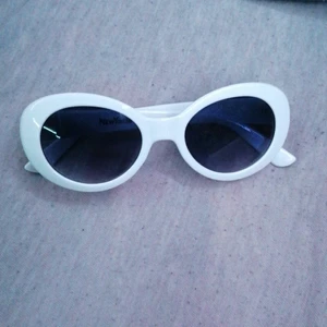 Clouth Goggles - Säljer mina clouth goggles för jag inte använder dem längre. Kan frakta men köparen står för frakten. 