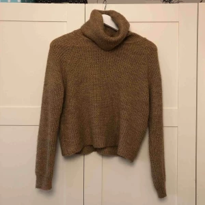  - Använt ett fåtal gånger, 2-3 gånger! Är i mycket bra skick 🧵 Köparen står för frakten 📬 Originalpris: 349