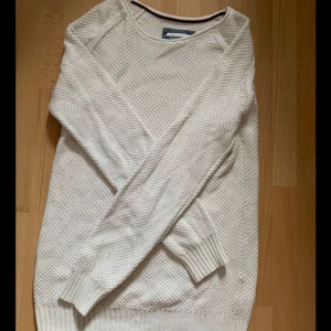  - Säljes en race marine stickad tröja, använt ett fåtal gånger!! Bra för vintern :) 