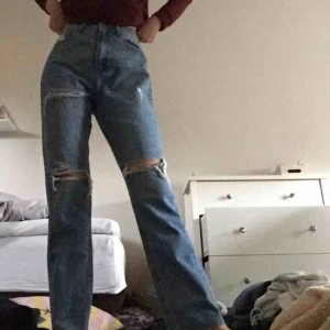  - Jättefina oanvända byxor från missguided:) motsvarar typ 27/28 i midjan. Ja e 170 å säljer då de e lite stora på mig:)