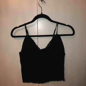  - Bralette i svart spets