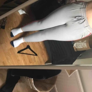  - Kostymbyxor, vet ej märke.