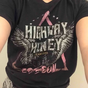  - T-shirt från Gina! EXKLUSIVE frakt😁