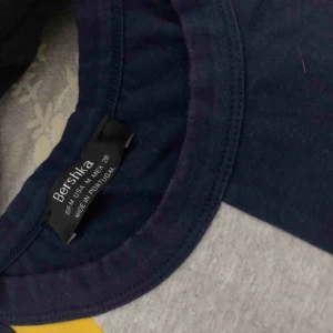  - Bodyn är M men passar även S  Det är en body från Portugal