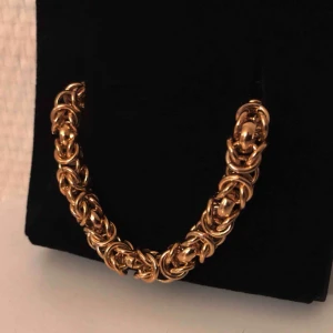  - En fin oanvänd guldfärgad kedja ✨  Köparen står för frakten 