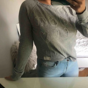  - Säljer min super fina Äkta Oddmolly tröja Använd ett få tal gånger ,Köpt för 900kr  Frakt ingår i priset