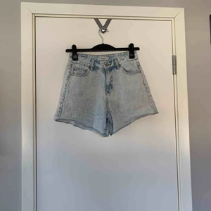  - Jeans shorts från pull & bear 