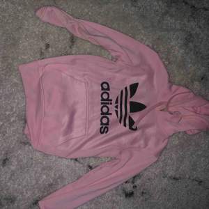 Rosa adidas hoodie (kopia)- Storlek S/M, köparen står för frakten men kan också mötas upp i Göteborg💕
