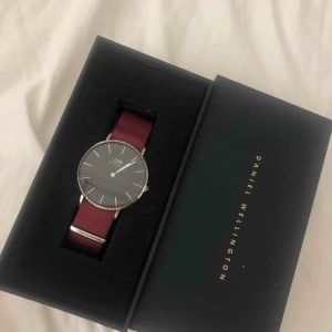  - Säljer min helt oanvända Daniel Wellington klocka. Kommer i originalförpackning. Kan frakta eller mötas upp i Halmstad