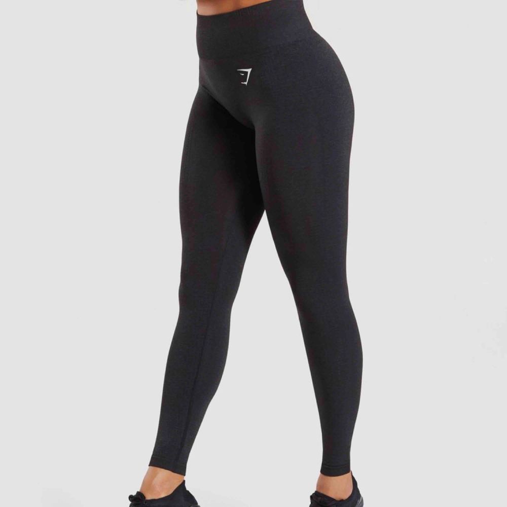 Gymshark’s mest sålda och populära tränings leggings!  Ny pris 700kr. Har bara används ett fåtal gånger, kvitto och paket finns. Super stretchiga och högmidjade och har sömlös skuggning för kontur vid rumpan. ⭐️. Jeans & Byxor.