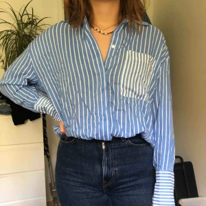  - Randig oversized skjorta från Weekday, använd endast ett fåtal gånger💓