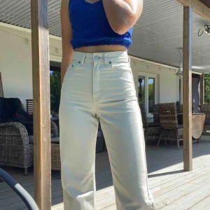  - Helt nya raka/vida jeans från dr denim. Prislapp kvar! Kostar 600 i affär. Frakt tillkommer :)