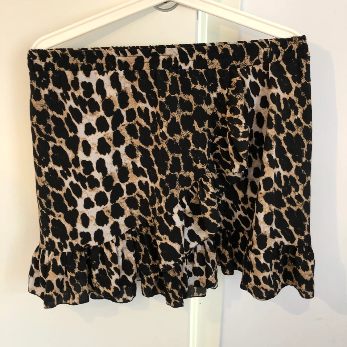 Kjol med volang strl 38/40