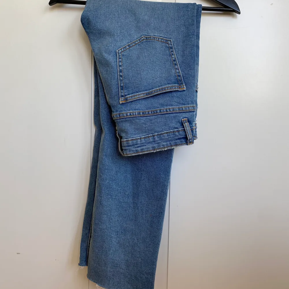 Raka jeans från Cubus. Aldrig använda! 🥰. Jeans & Byxor.