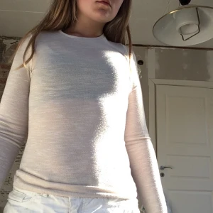 Tröja bikbok XS - Beige tröja från bikbok i bra skick. 