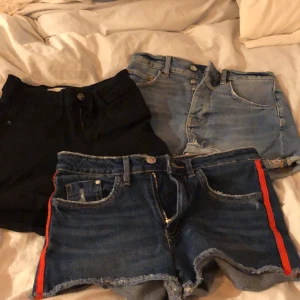 shorts - du får alla för 150, annars 60kr/shorts. skicka om du vill ha bild på en speciell :D<3