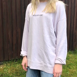 Sweatshirt, wesc - Sweatshirt från wezc. Strl M. Köparen står för frakt 💖