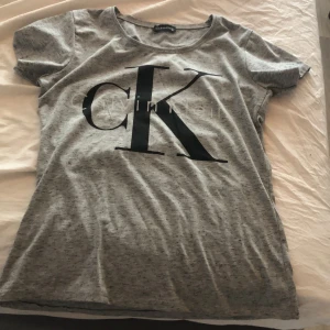 Calvin Klein  - Sparsamt använd. Storlek XL.